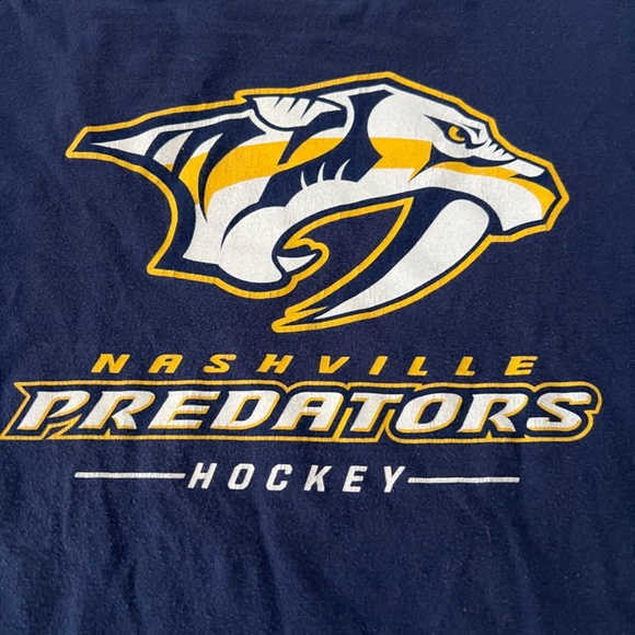 Nashville Predators Medium Long Sleeve T-Shirt - Picture 2 of 4